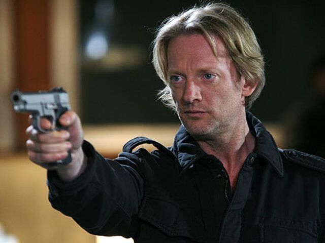 File:3Primeval Nick 5.jpg