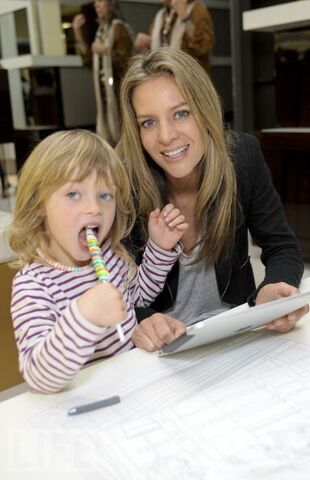 File:PenelopewithJessalyn.jpg