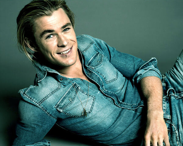 File:Chris-Hemsworth (12).jpg