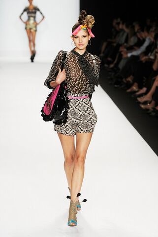 File:Mondo runway finale 2.jpg