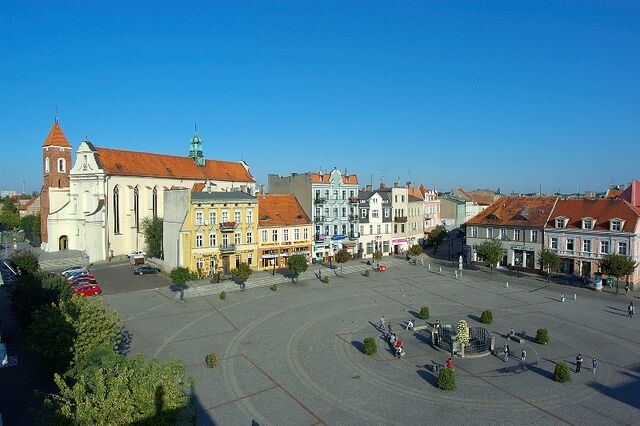 Plik:Rynek, Gniezno.jpg