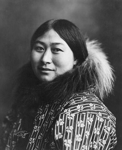 File:Inuit women 1907.jpg