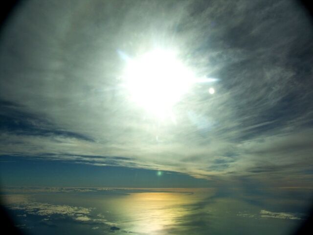 File:SunHaloOverGoldenBay4thFeb06.jpg