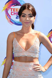Sarah Hyland (Straighten Crop)