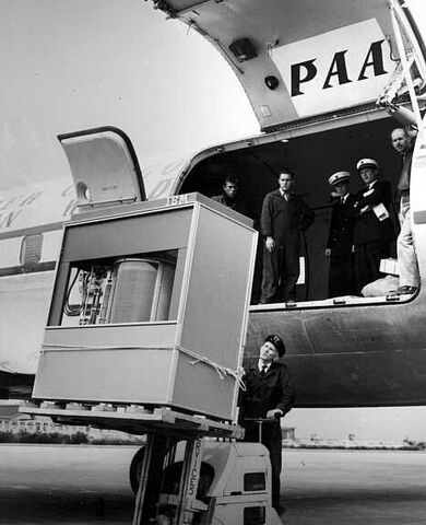 File:5MB Harddrive1956.jpg