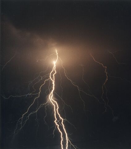 File:Lightning 2a.jpg