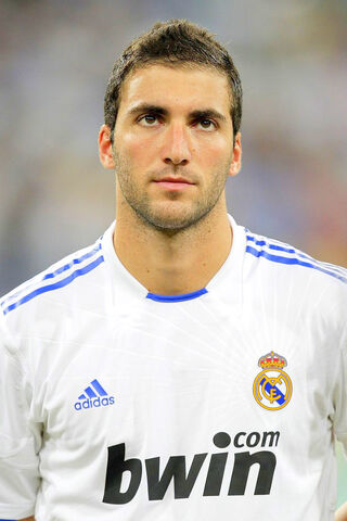 Archivo:Higuain RM.jpg