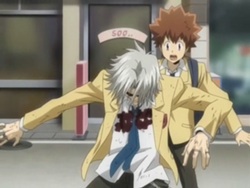 Hayato protège Tsuna.jpg