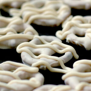 White-Chocolate-Covered-Pretzels2