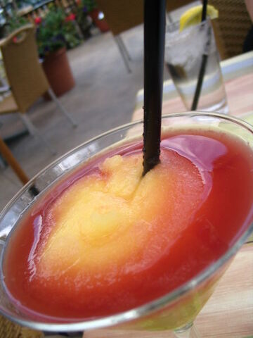 File:450px-Peach Bellini.jpg