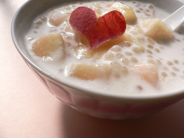 File:Tapioka+coconut+milk+with+peach-5309.jpg