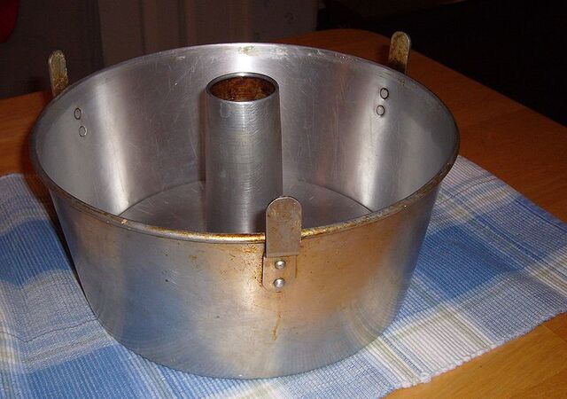 File:Angel Food Cake Pan.jpg