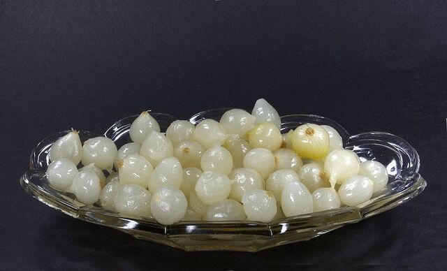 File:Pickled onions.jpg