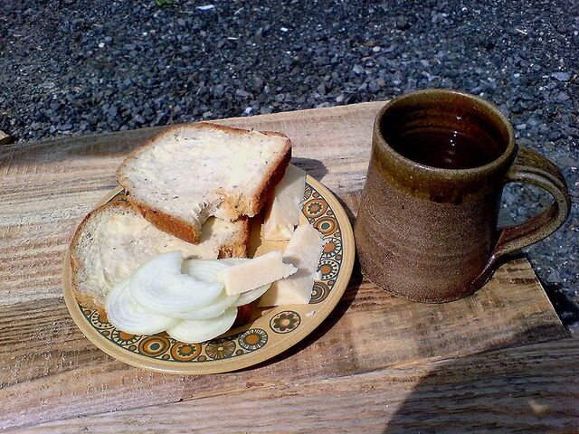 File:Ploughmans lunch.jpg