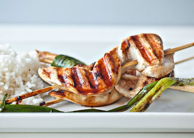 File:Chicken-and-scallion-yakitori 646.jpg