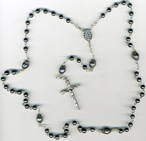 File:Blackpearlrosarybeads.jpg