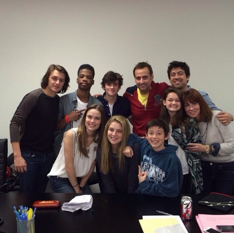 File:CastGroup-9.png