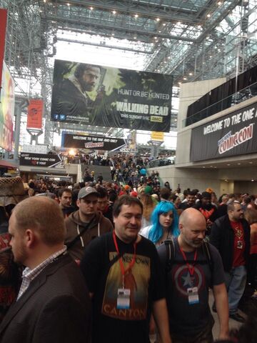 File:Nycc2014-stairsline.jpg