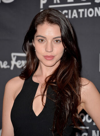 File:Adelaide Kane.jpg