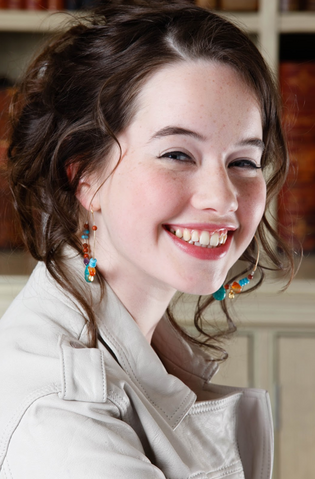 File:Anna Popplewell III.png