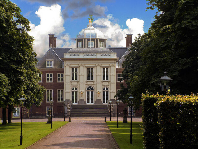 File:1024px-Huis ten Bosch.jpg