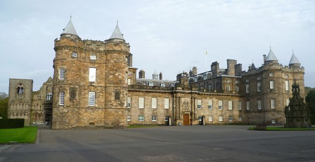 File:Palace of Holyroodhouse, Edinburgh.jpg
