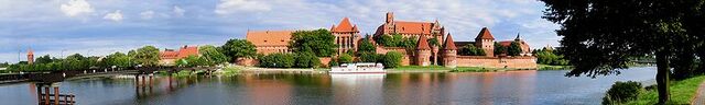 File:Marienburg 2004 Panorama.jpg