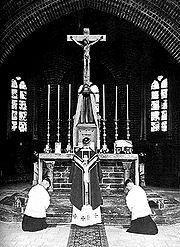 File:Heilige mis voetgebeden.jpg
