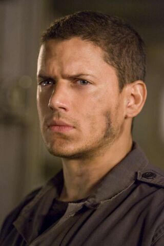 File:Resident-Evil-Afterlife-17-550x824.jpg