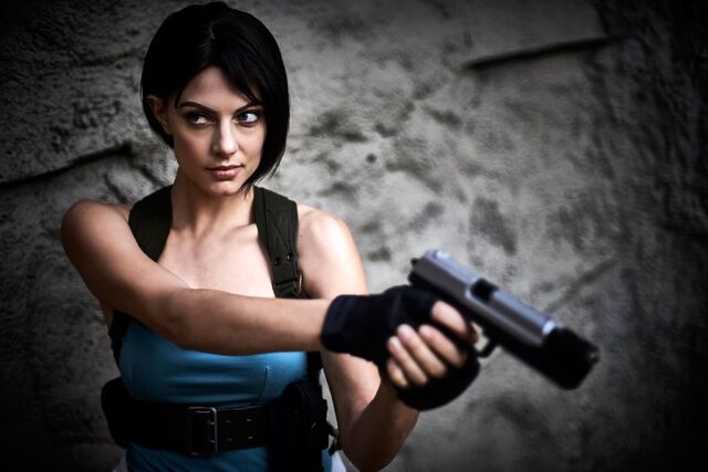 File:Julia Voth as Jill Valentine 32.jpg