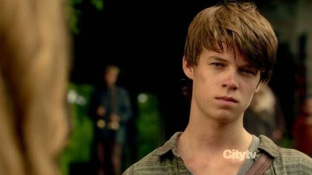 Archivo:1x07-colin-ford-32715245-720-404.jpg