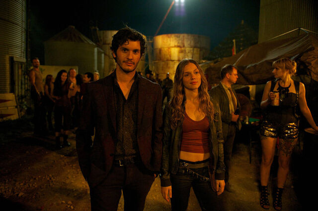 File:Revolution 2x13-10.jpg
