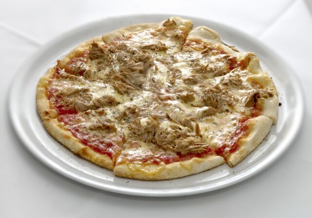 Datei:Pizza Tonno.jpg