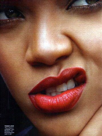 File:Rihanna-vogue-aprile-2011-03.jpg
