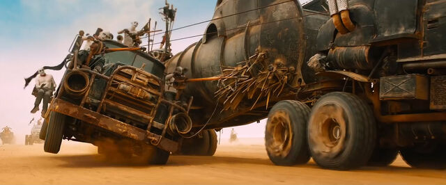 File:Car-madmax-50b.jpg