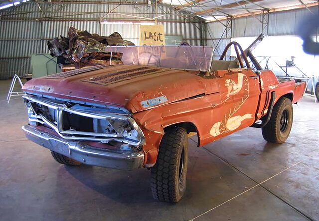 File:Snake truck 1.jpg
