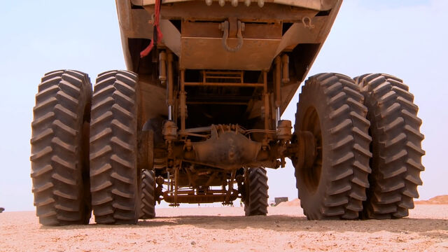 File:Car-madmax-31h.jpg