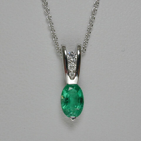File:Qetsiyah's pendant.jpg