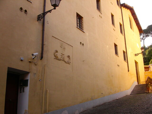 File:2011 Mantellate, convent.jpg