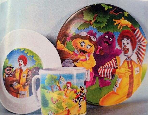 File:Ronald McDonald & Friends 17.jpg
