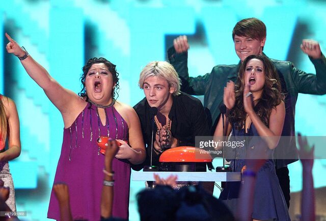 File:2015KidsChoiceAwards10.jpg