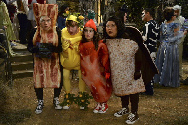 File:S4E15-ScarySpiritsAndSpookyStories-3.jpg