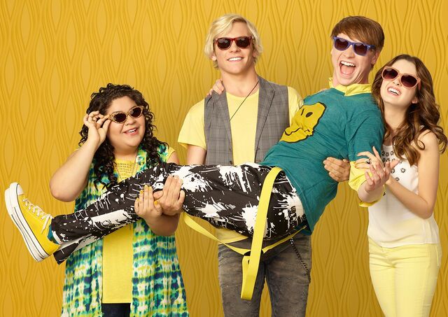 File:Season4Photoshoot-7.jpg