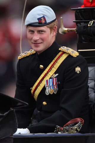 Datei:Prince+Harry+Trooping+Colour+Lg6DkyMMnHEl.jpg