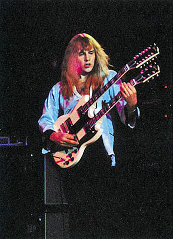 File:Gibson EDS-1275 Doubleneck, White.jpg