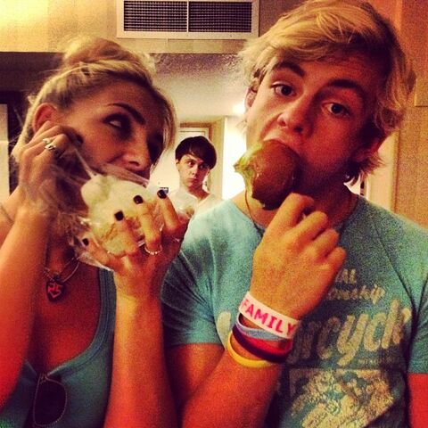 File:Ross, Rydel & Ratliff.jpg