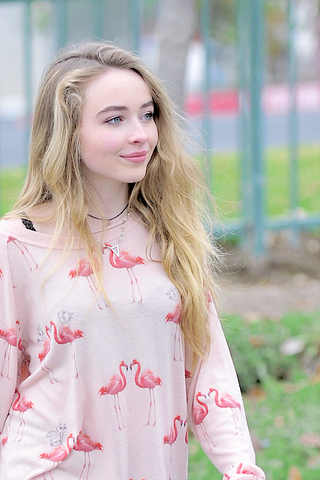 File:Sabrina Carpenter 2015 (2).png