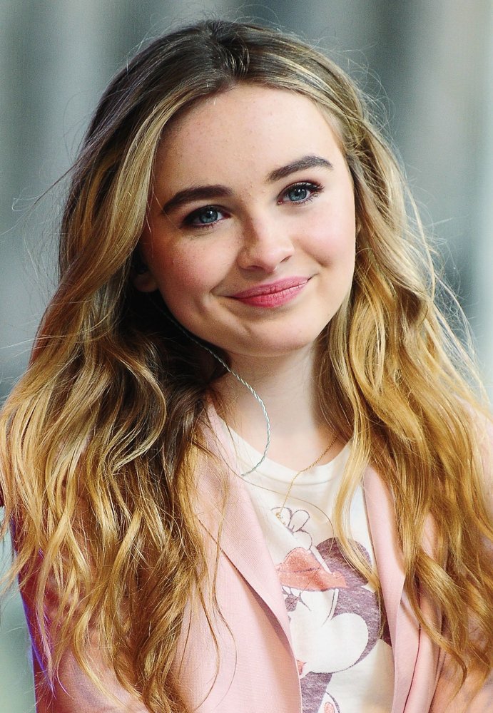 image sabrina carpenter7 jpg sabrina carpenter wiki sabrina carpenter it s finally christmas