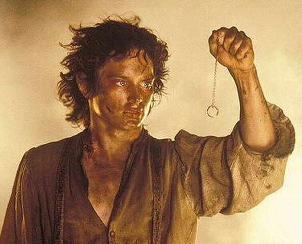 File:Photo-rotk-frodo-baggins-a.jpg