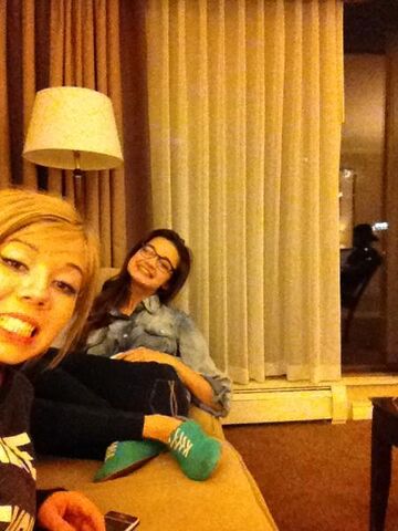 File:Jennette and Ciara Bravo.jpg